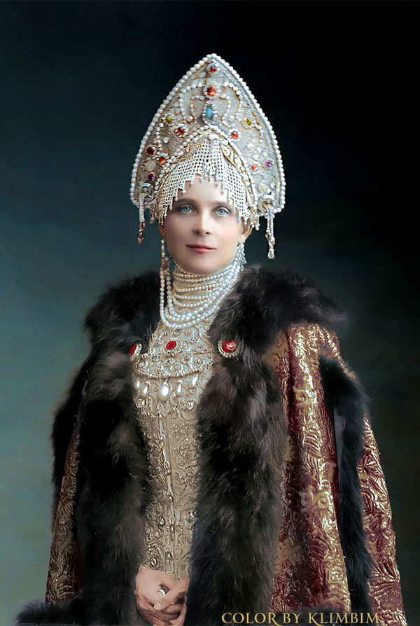 Романовы. 1903 год. Цветные изображения были созданы Ольгой Ширниной.