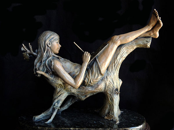 Скульптор Angela Mia De La Vega.