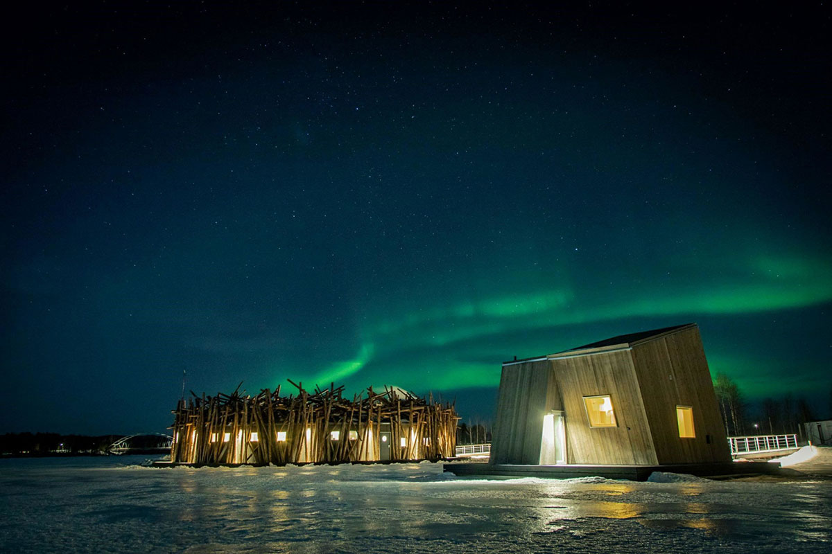 На реке Луле в северной провинции Лапландии открылся спа-отель Arctic Bath.