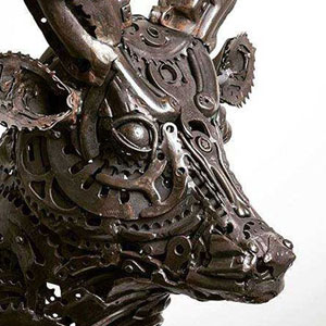 Алан Уильямс (Alan Williams) - скульптура из металлолома