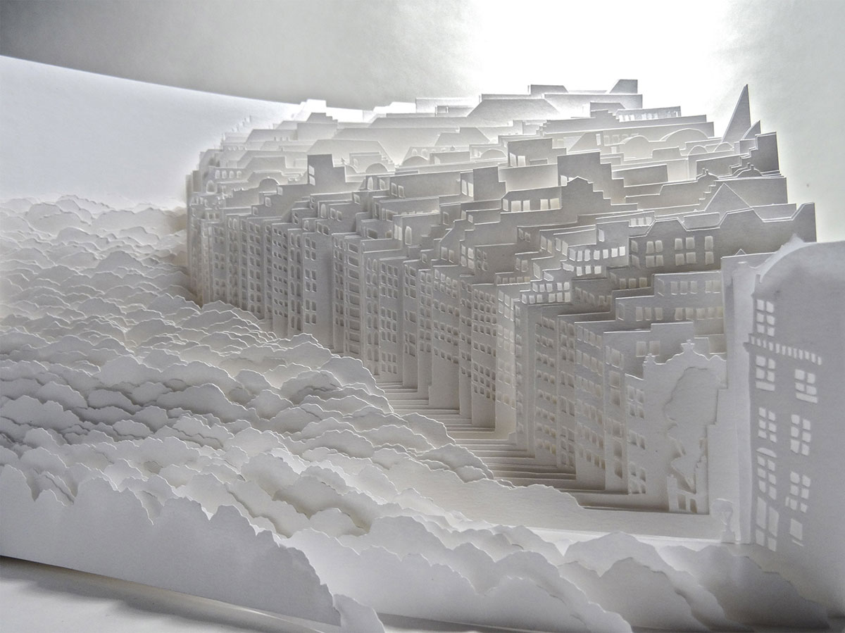 Японская художница Аюми Шибата  строит сложные бумажные города и природные ландшафты