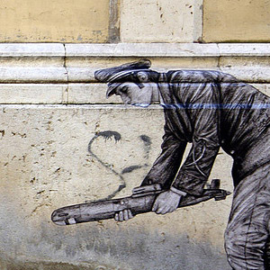 Уличный художник Левалет/Levalet (Чарльз Левал / Charles Leval) - Rapport de force (борьба за власть)